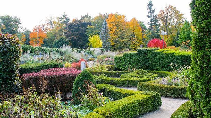 Edwards Gardens , Canada